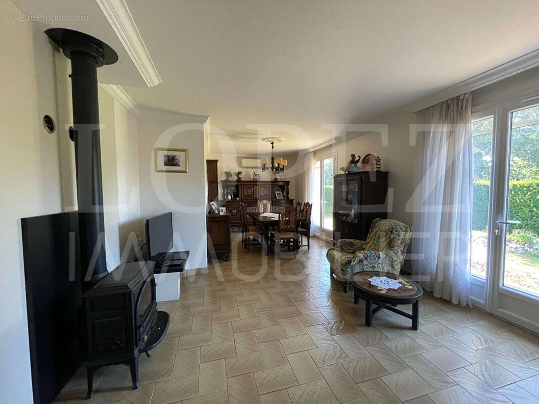 Maison à LABRUGUIERE