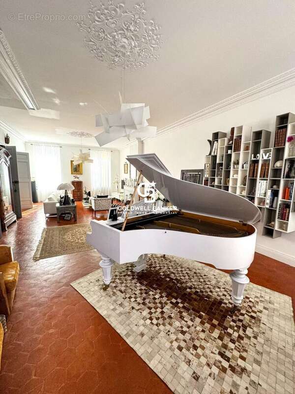 Appartement à LA CRAU