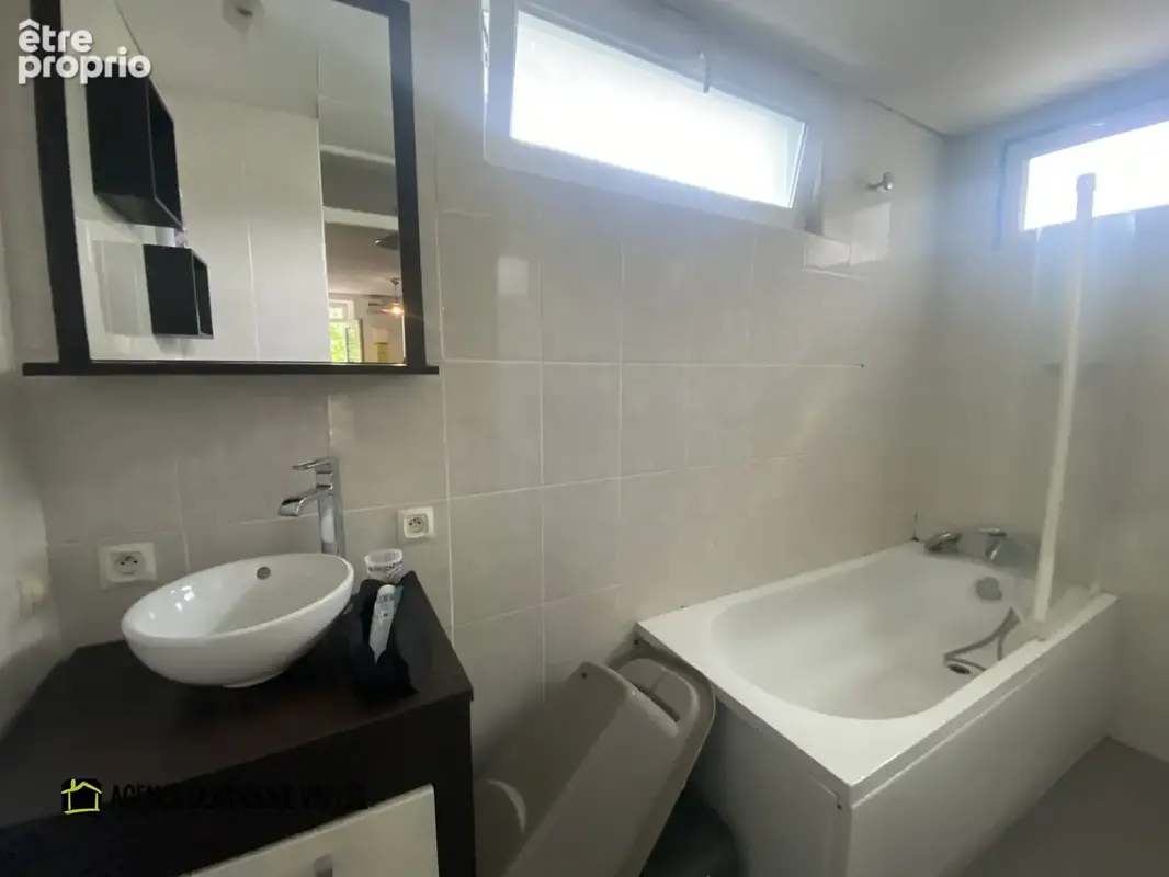 Maison avec beau terrain et hangar - photo 8