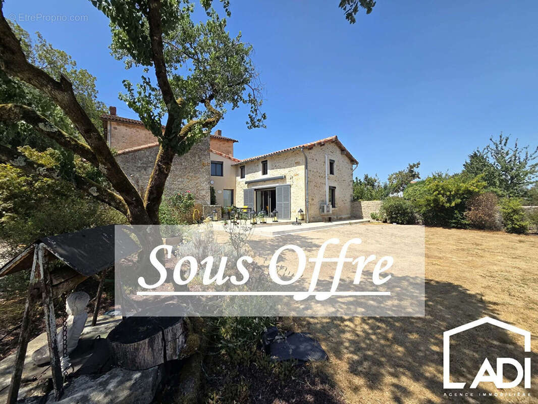 Maison à EXIREUIL