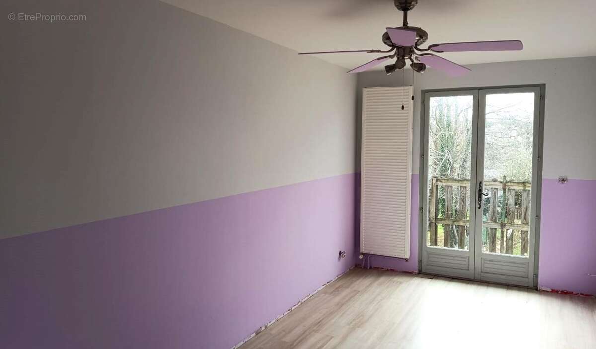 Maison à VAUX-LE-PENIL