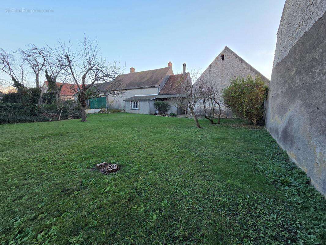 Maison à AUNEAU
