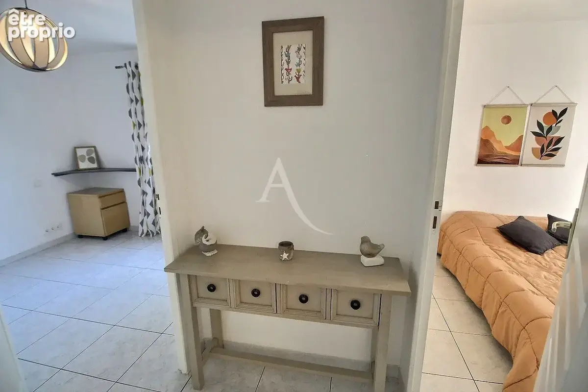 A vendre t3 en rez de chaussée avec extérieur  et 2 places de parking sécurisé. - photo 4