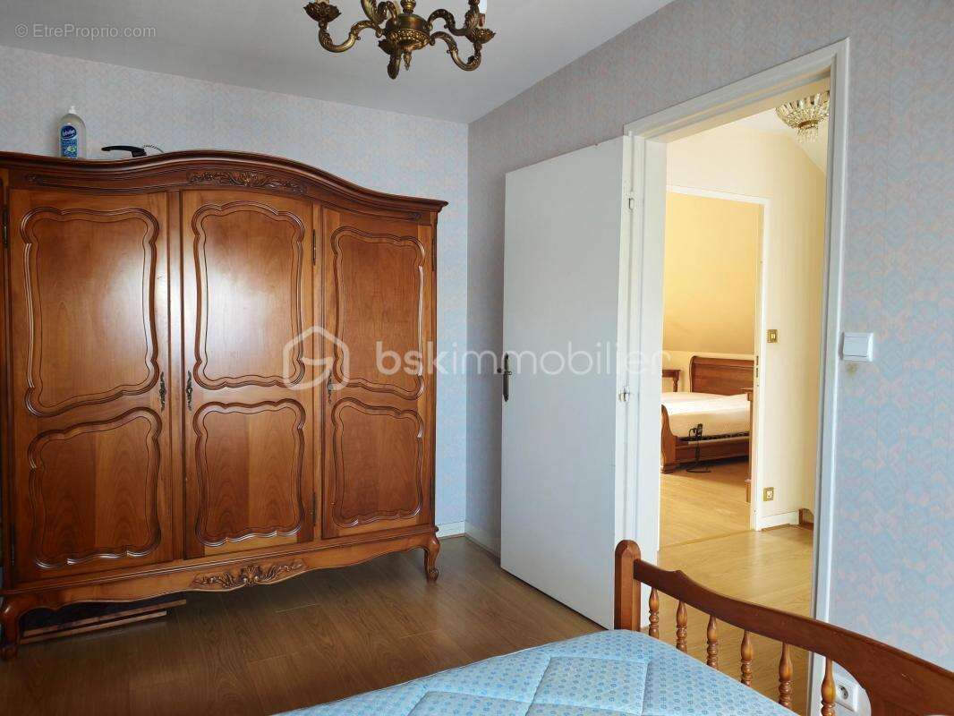 Duplex 75 m² – Garage, cave, ascenseur et chambre vue sur rade - photo 10