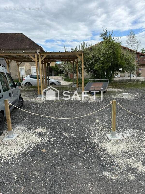 Photo 1 - Parking à VERNOU-LA-CELLE-SUR-SEINE