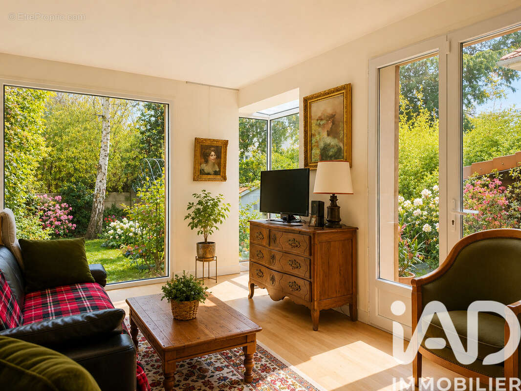 Maison 120 m² à Fontenay-Aux-Roses  - photo 2