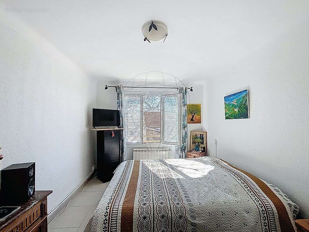Autre à NIMES