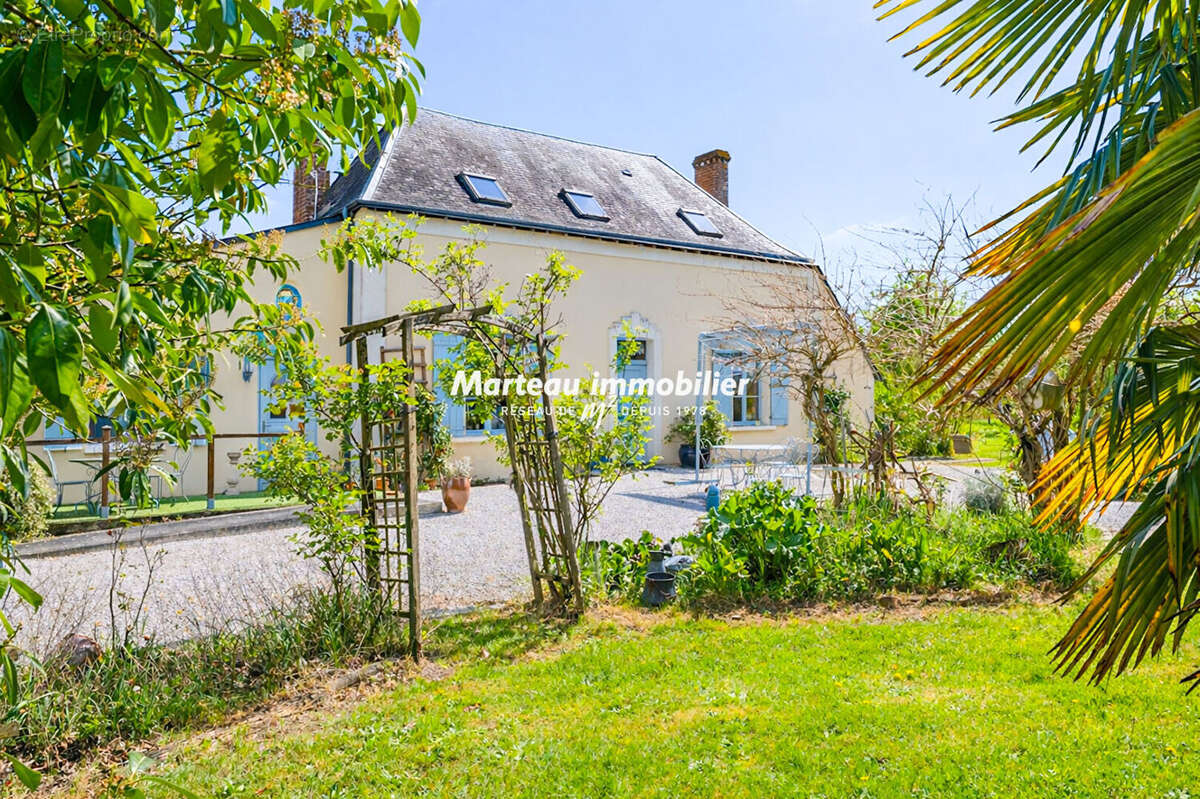 Maison à SAINT-OUEN-EN-BELIN