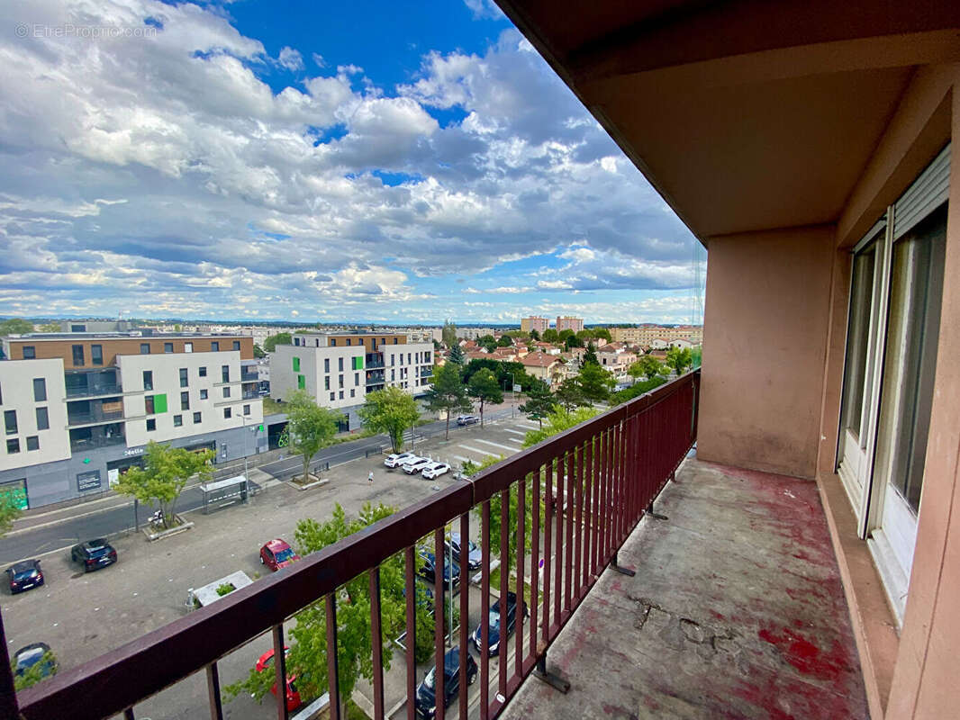 Appartement à BRON