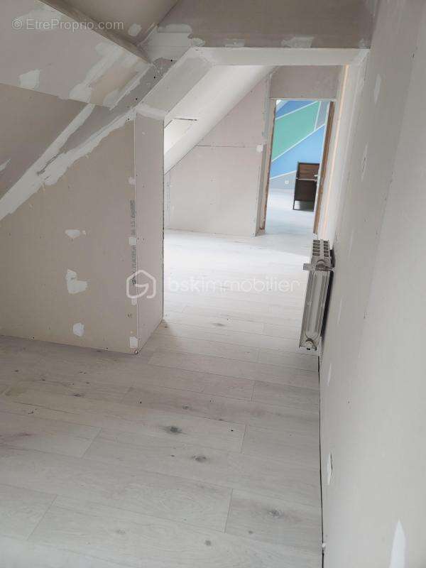 Maison à VILLETHIERRY