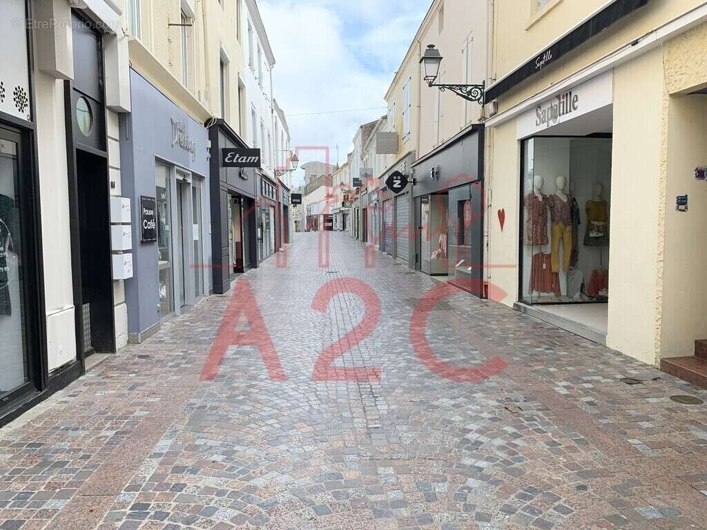 Commerce à LES SABLES-D'OLONNE