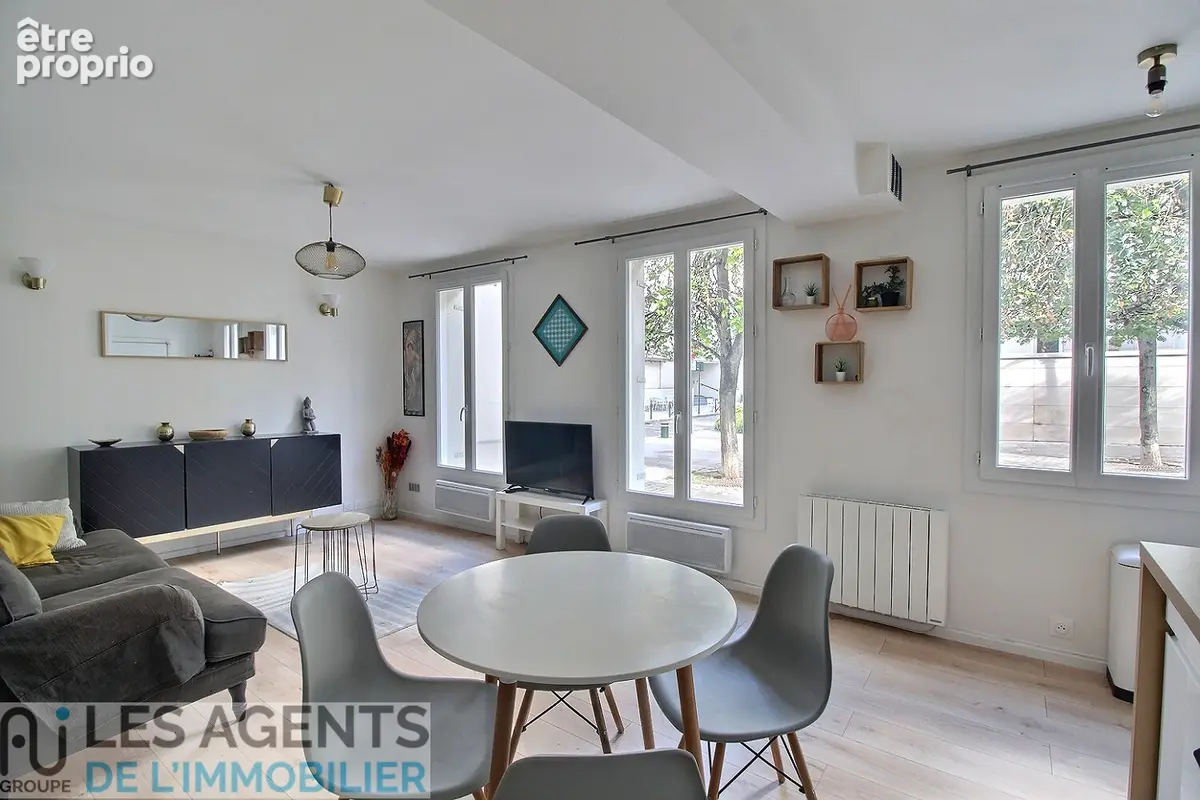 Appartement  2 pièces - Vieux Puteaux - parfait état - photo 1