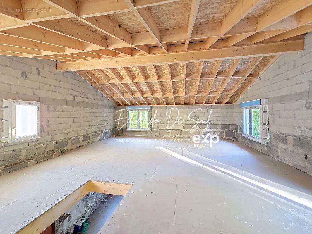 Maison à BLANQUEFORT