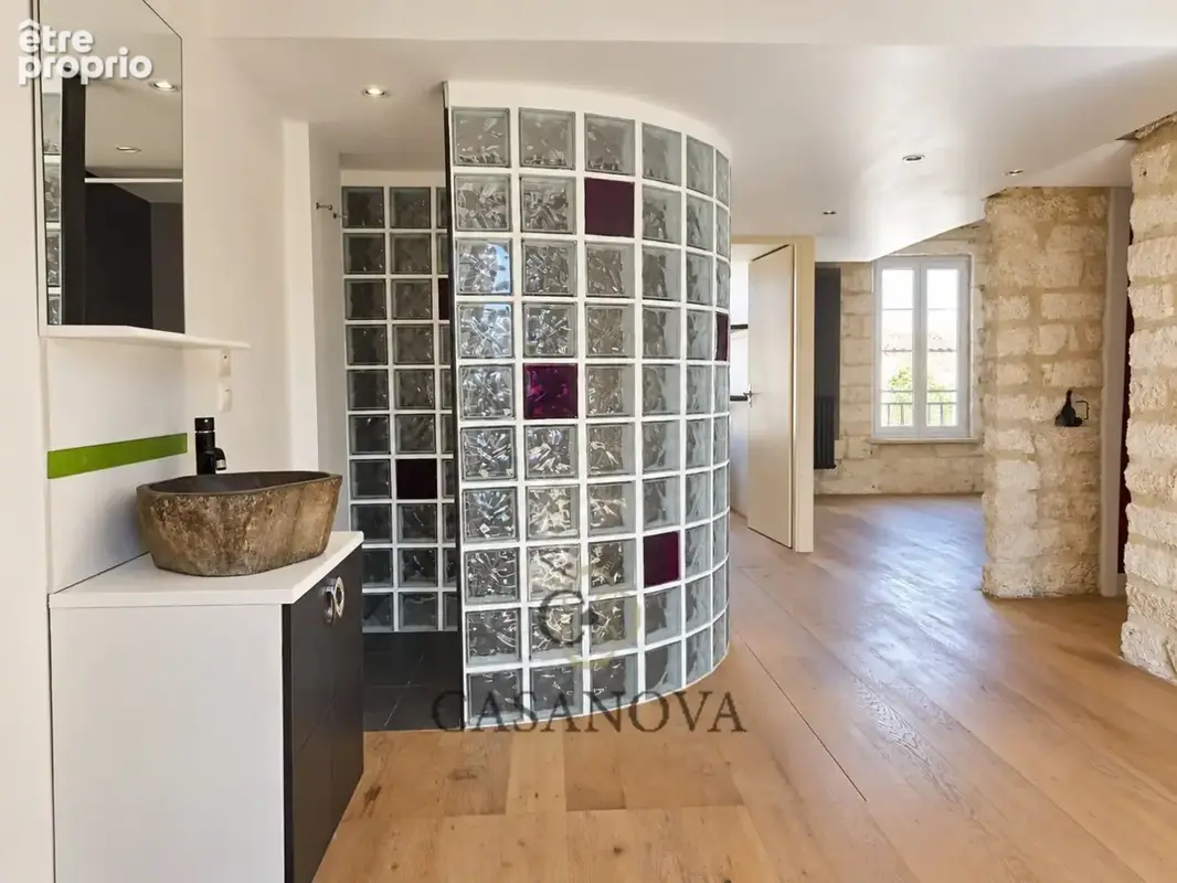 Montpellier Beaux Arts. Loft de 87m² en dernier étage avec garage. - photo 8