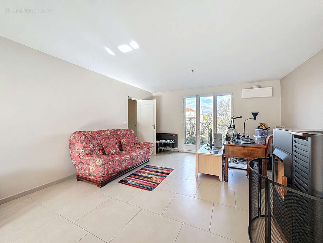 Maison à PARAY-VIEILLE-POSTE