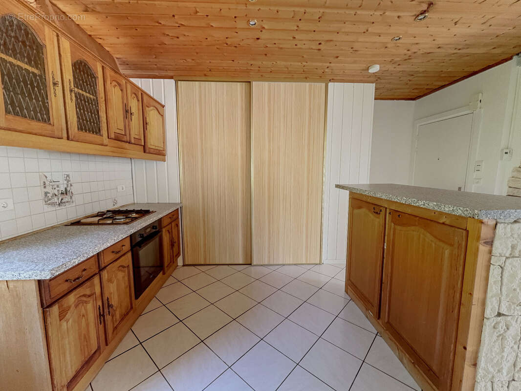 Appartement à PONT-DE-ROIDE