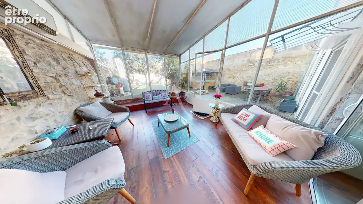A VENDRE Maison Uchaud 8 pièce(s) 211 m2 - photo 6