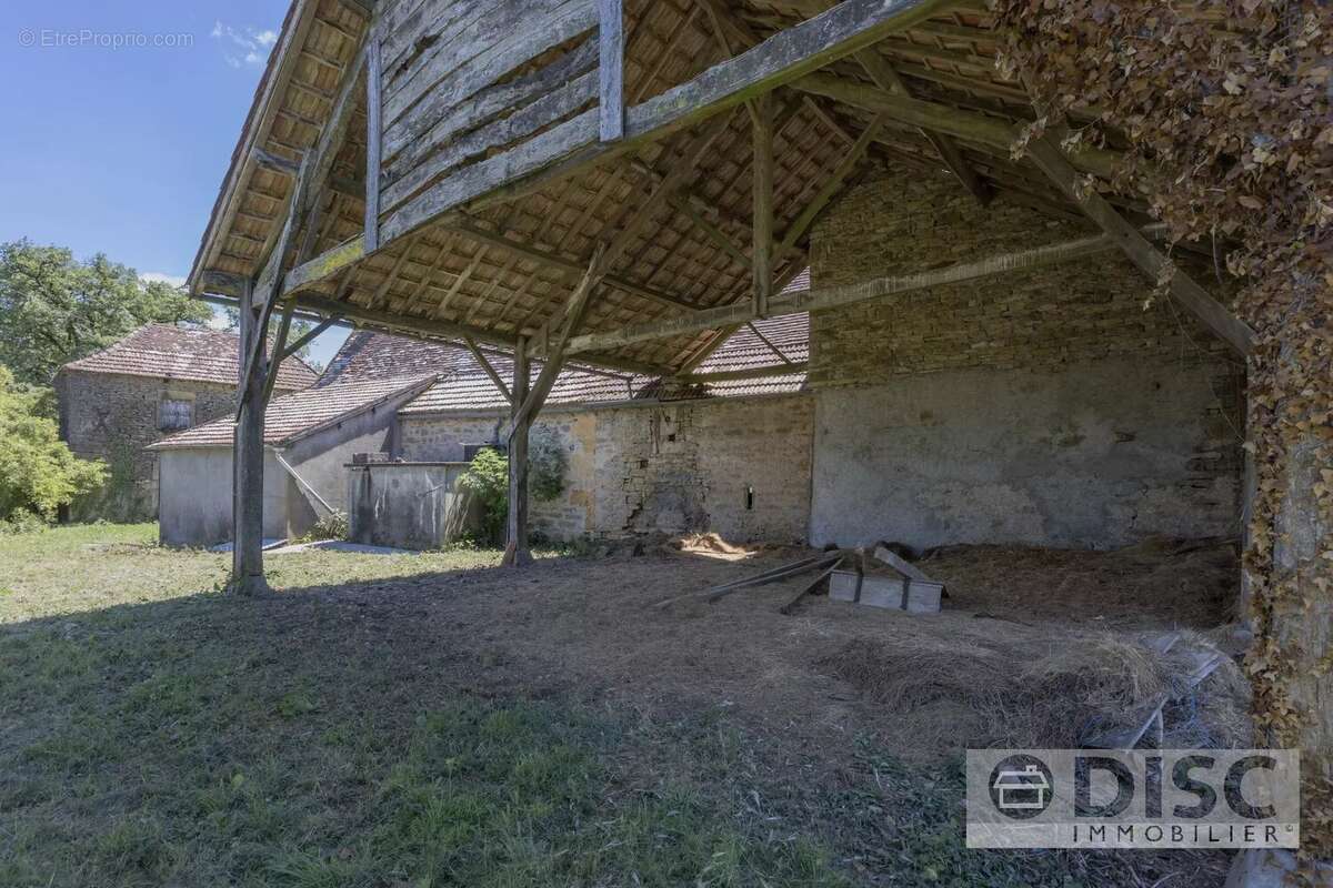 Charmant ensemble avec petite maison et dépendances. - photo 16