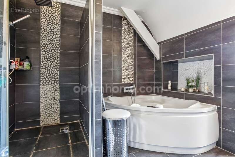 Maison à VERT-SAINT-DENIS