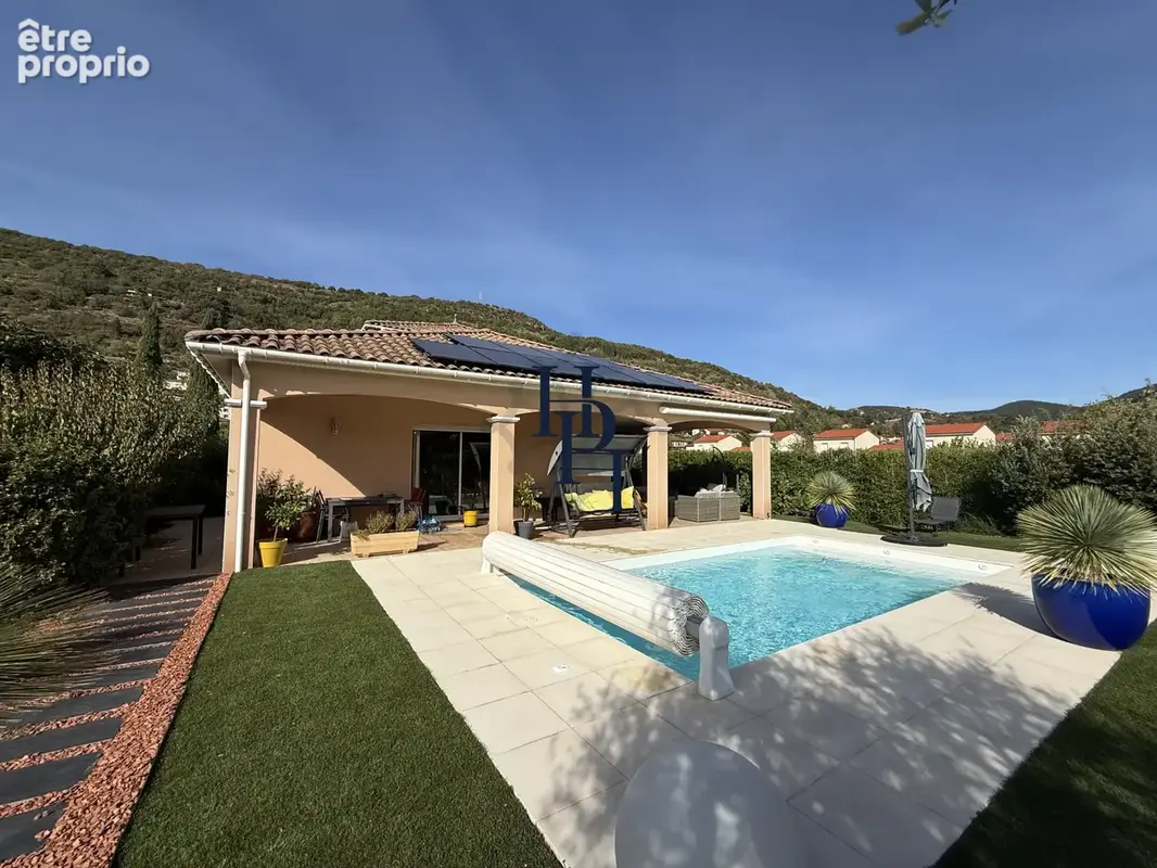 Vente Maison avec piscine de 178m2 à SAINT AFFRIQUE - photo 2