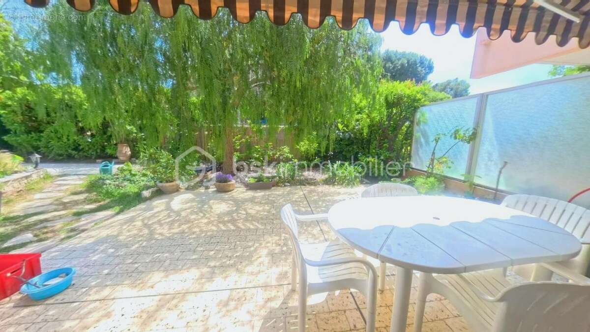 Appartement à SAINT-LAURENT-DU-VAR