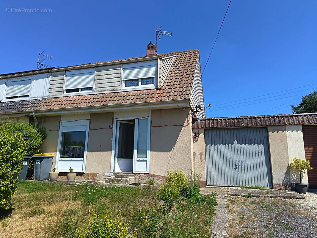 Maison à BEAUREVOIR