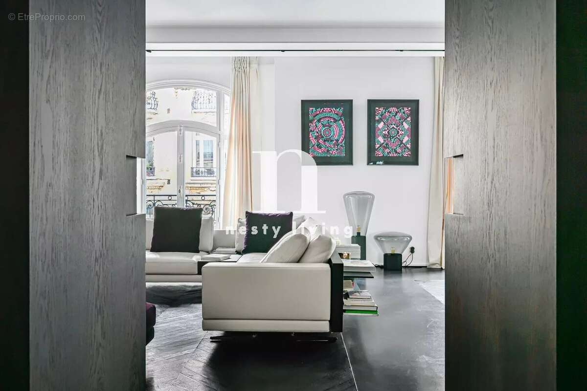 Appartement à PARIS-17E