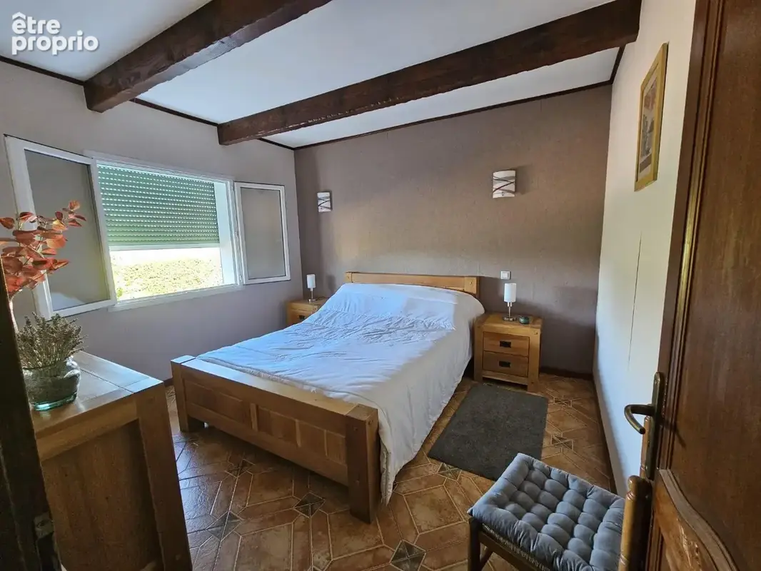 Villa plain pied, dépendance et jardin de 2090m² - photo 6