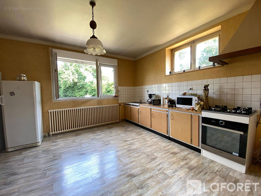 Maison à PLUSSULIEN