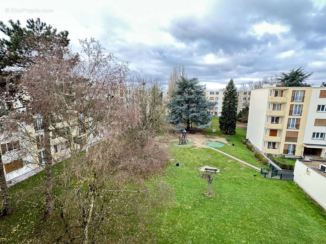 Appartement à BROU-SUR-CHANTEREINE
