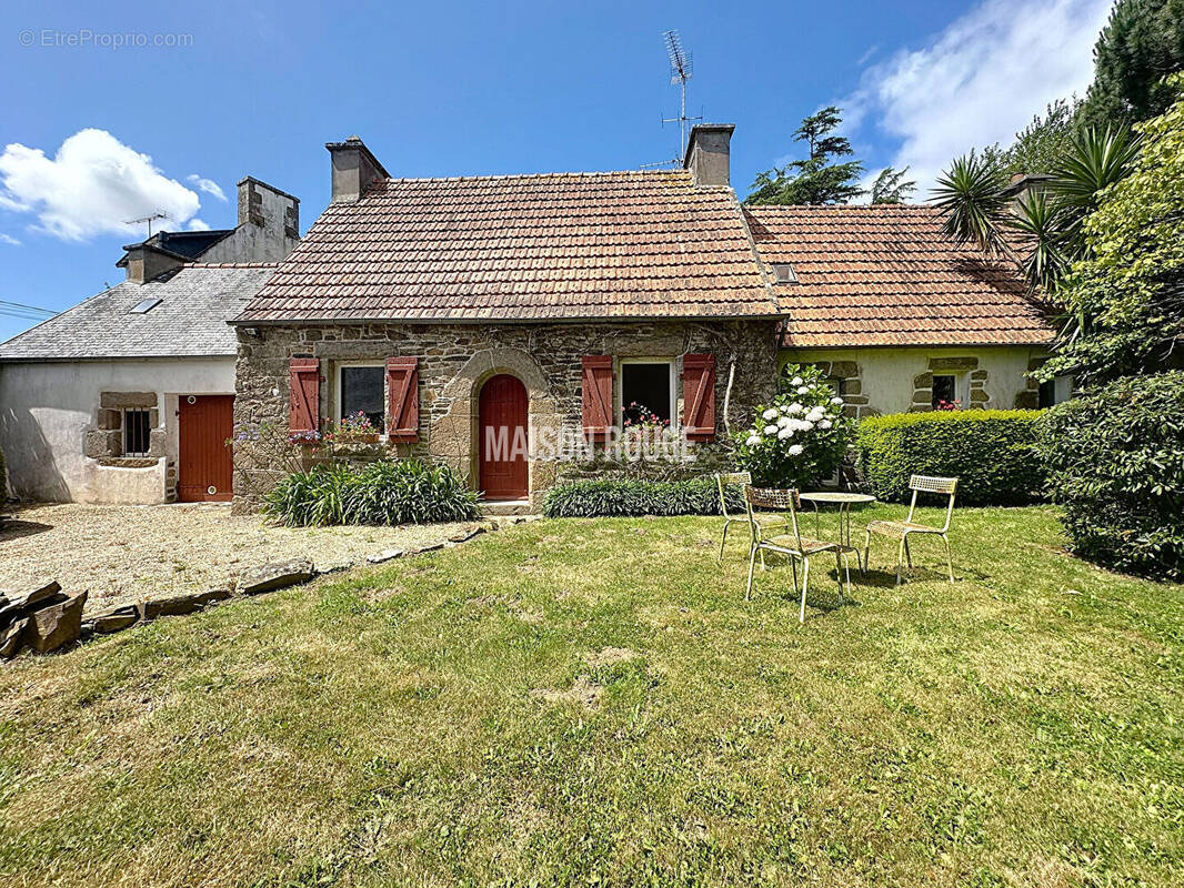 Maison à PLOUBEZRE