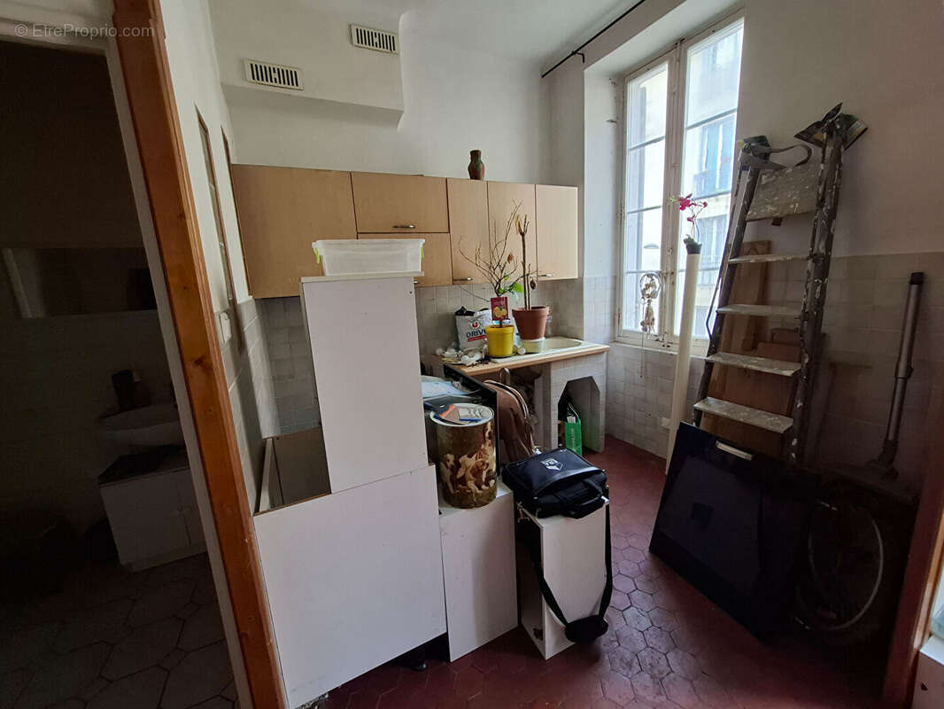 Appartement à MARSEILLE-4E