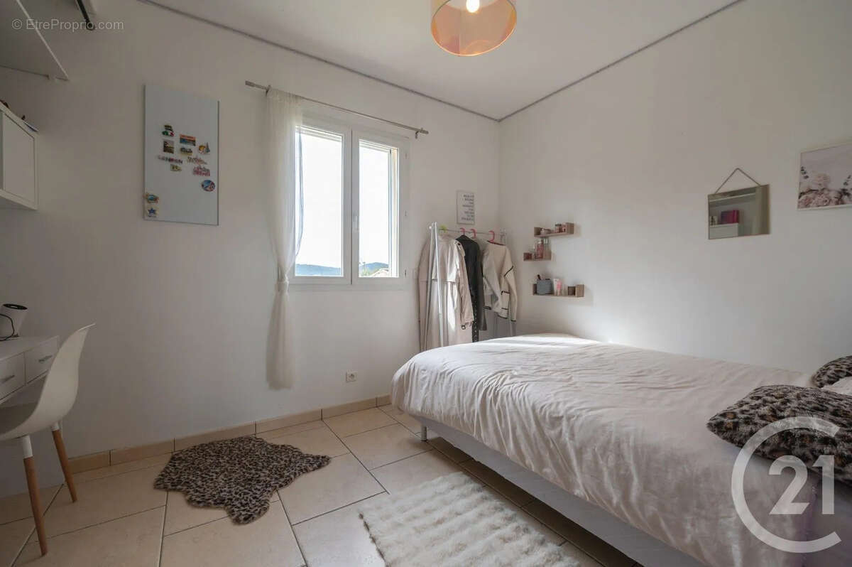 Maison à BORMES-LES-MIMOSAS