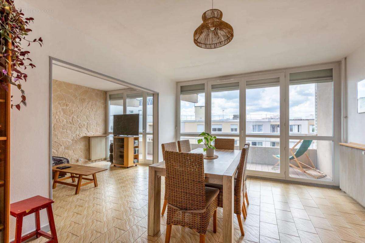 Appartement à LYON-8E