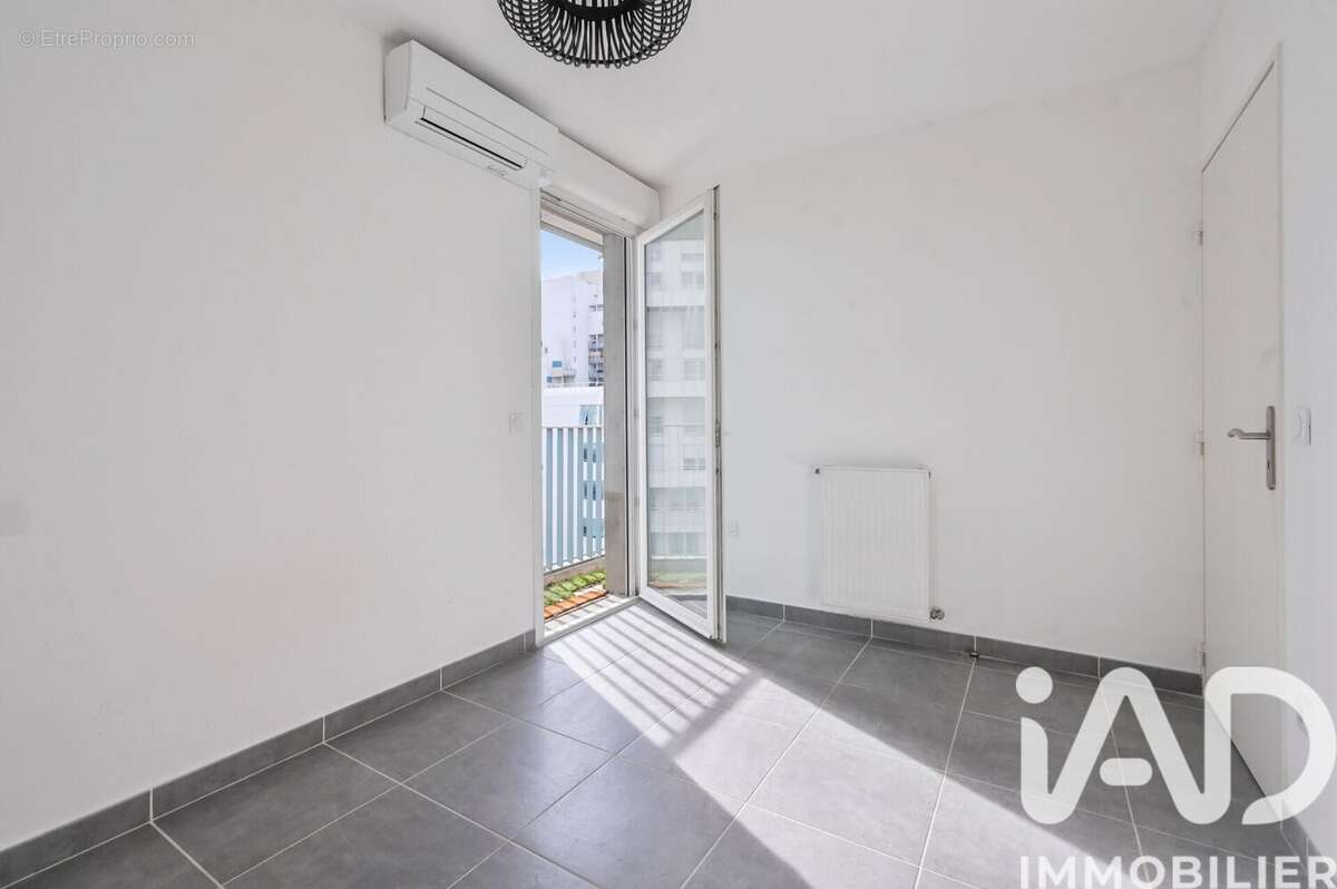 Appartement 64 m² à Marseille-2e  - photo 8