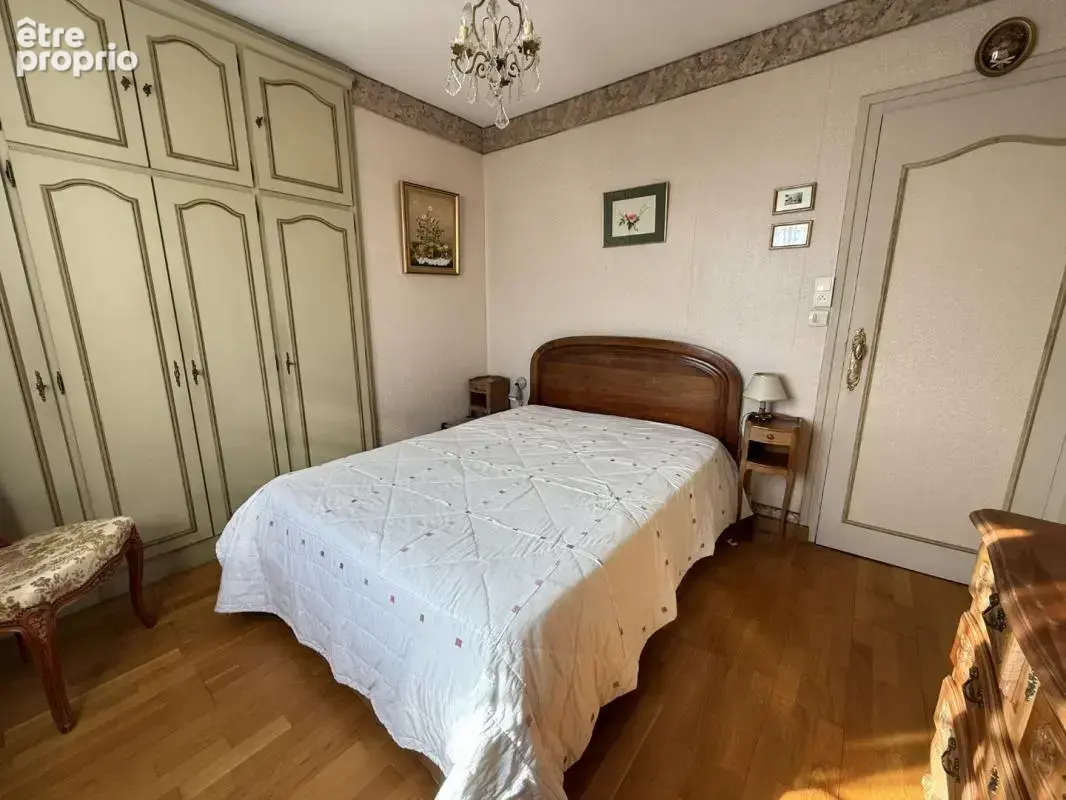 Maison 5 pièces 69 m² à vendre à Saint-Doulchard (18230) - photo 4