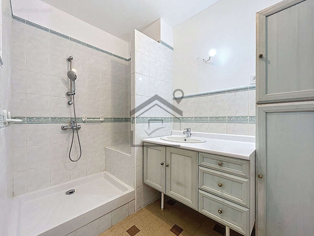 Appartement 61 m² à Marseille-15e  - photo 5
