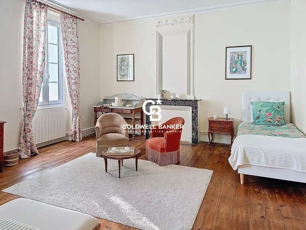 Maison à MORTAGNE-SUR-GIRONDE