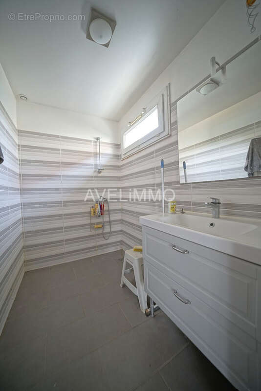 Maison à LA QUEUE-LES-YVELINES