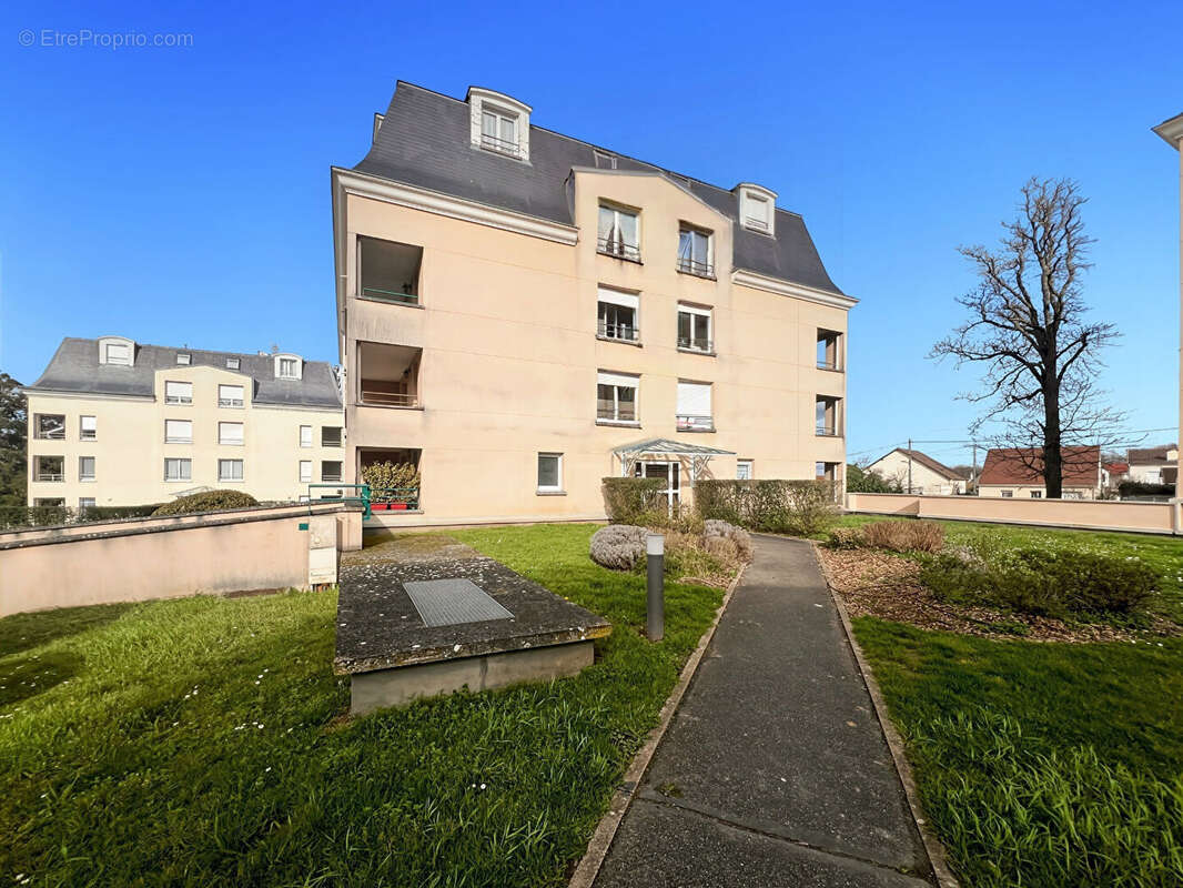 Appartement à DAMMARIE-LES-LYS