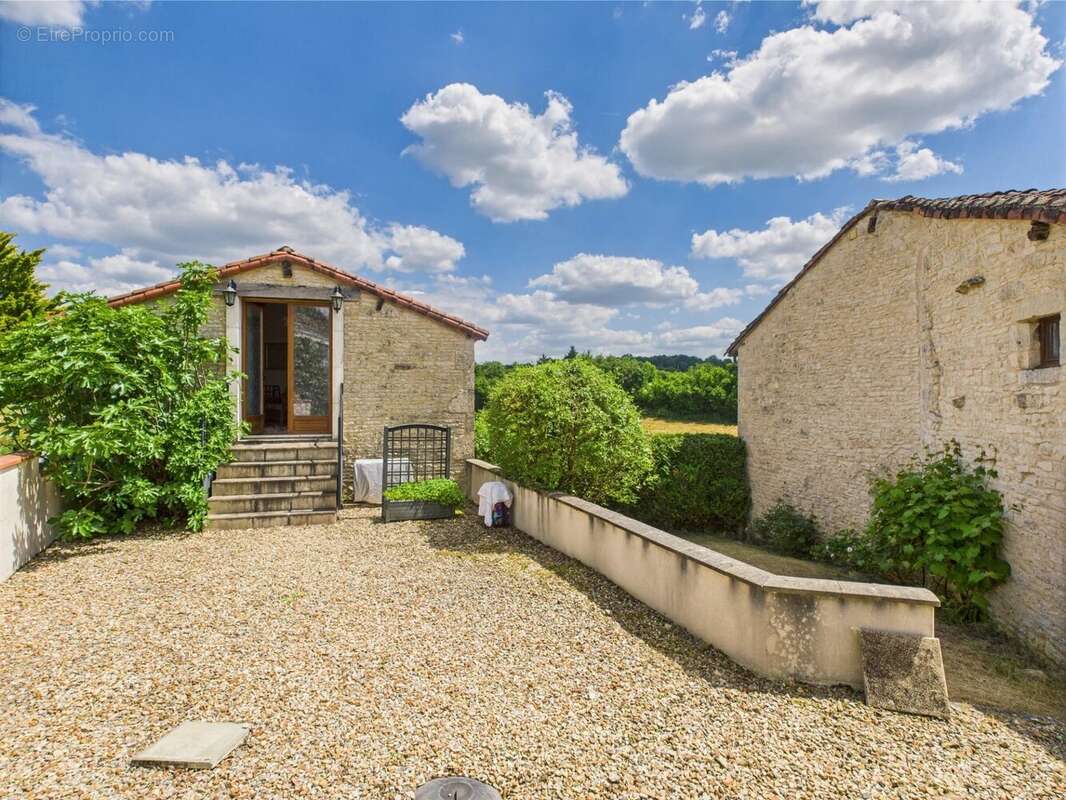 Charmante maison en pierre avec piscine - photo 20