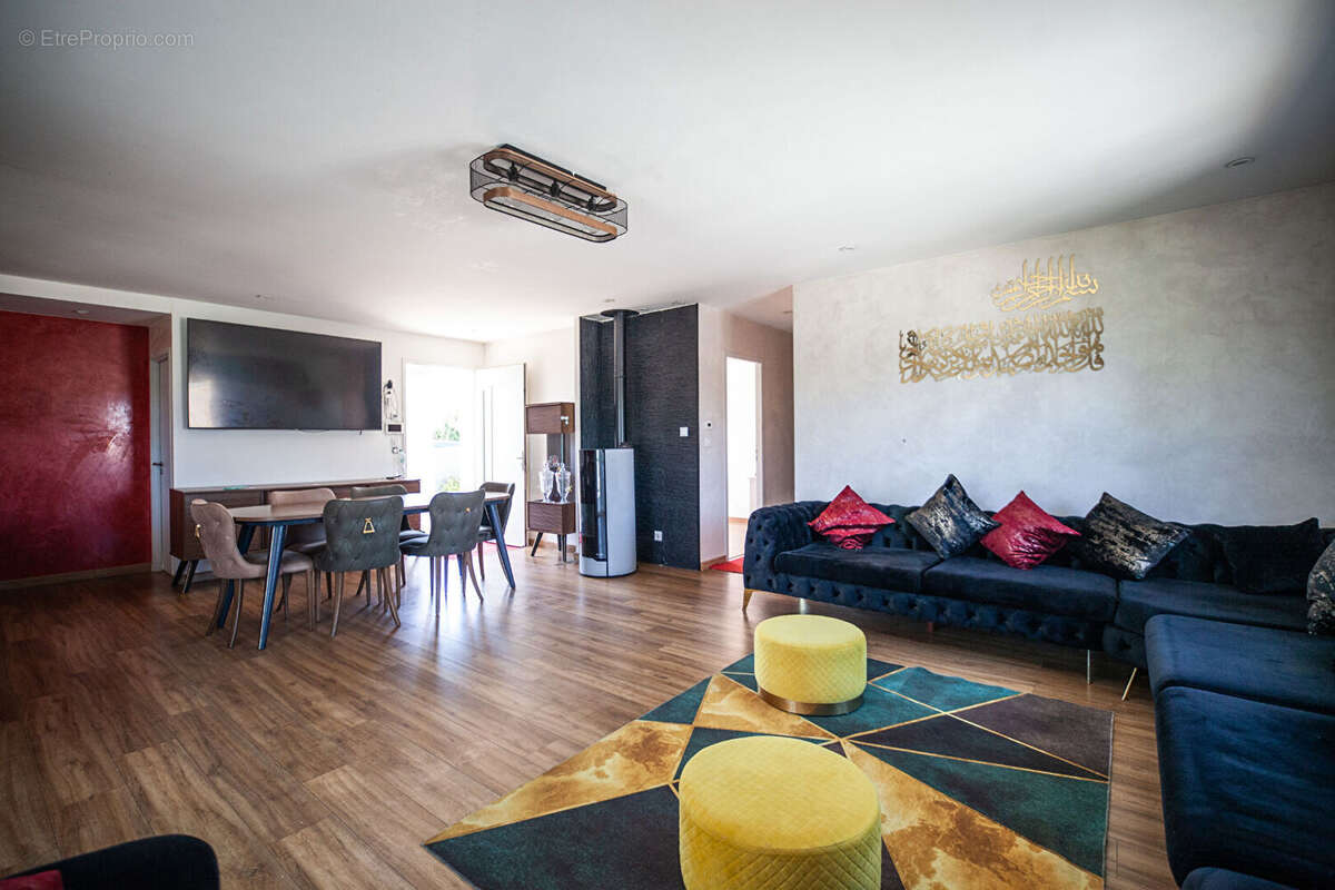 Maison à AMBARES-ET-LAGRAVE