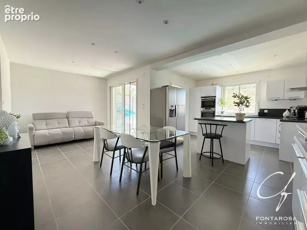 Maison 4 pièces à Bagnols-en-Forêt avec jardin, piscine et garage - photo 2