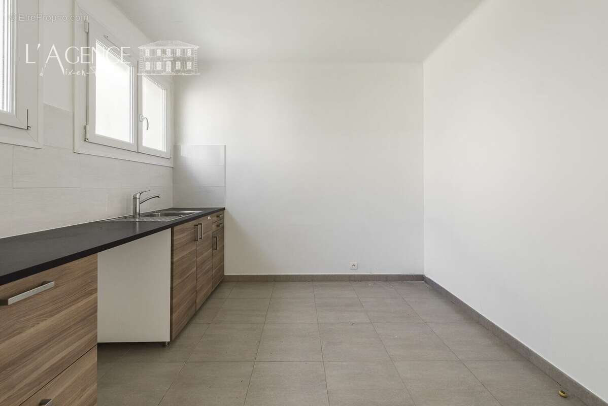 Maison 206 m² à Aix-En-Provence  - photo 8