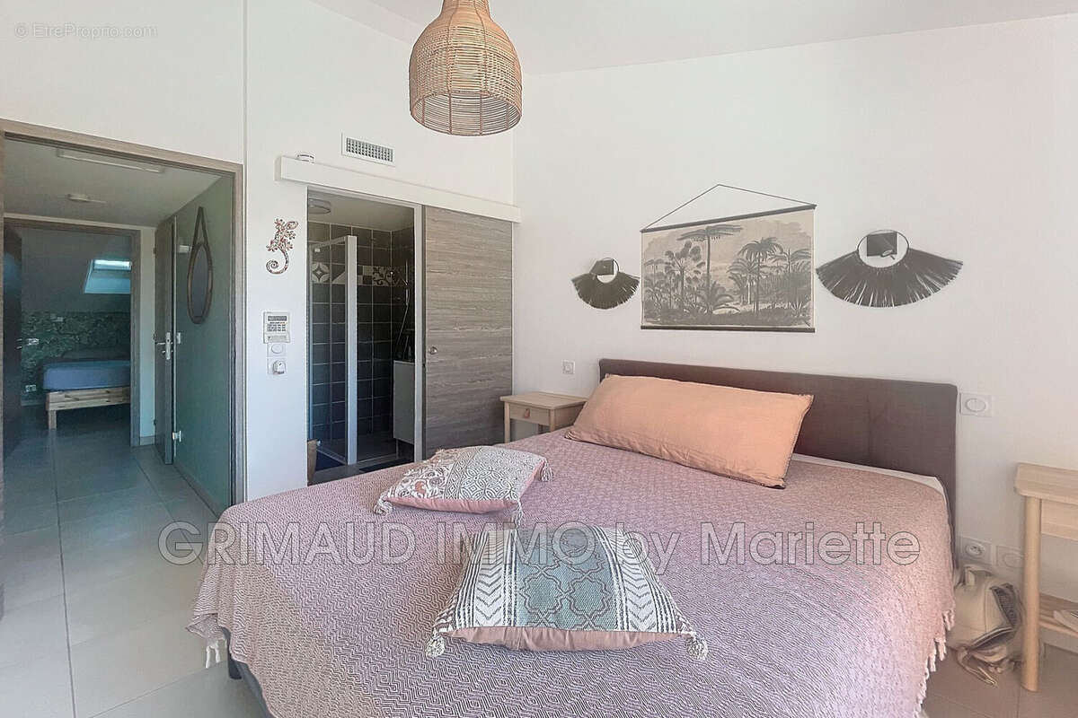 Appartement à GRIMAUD