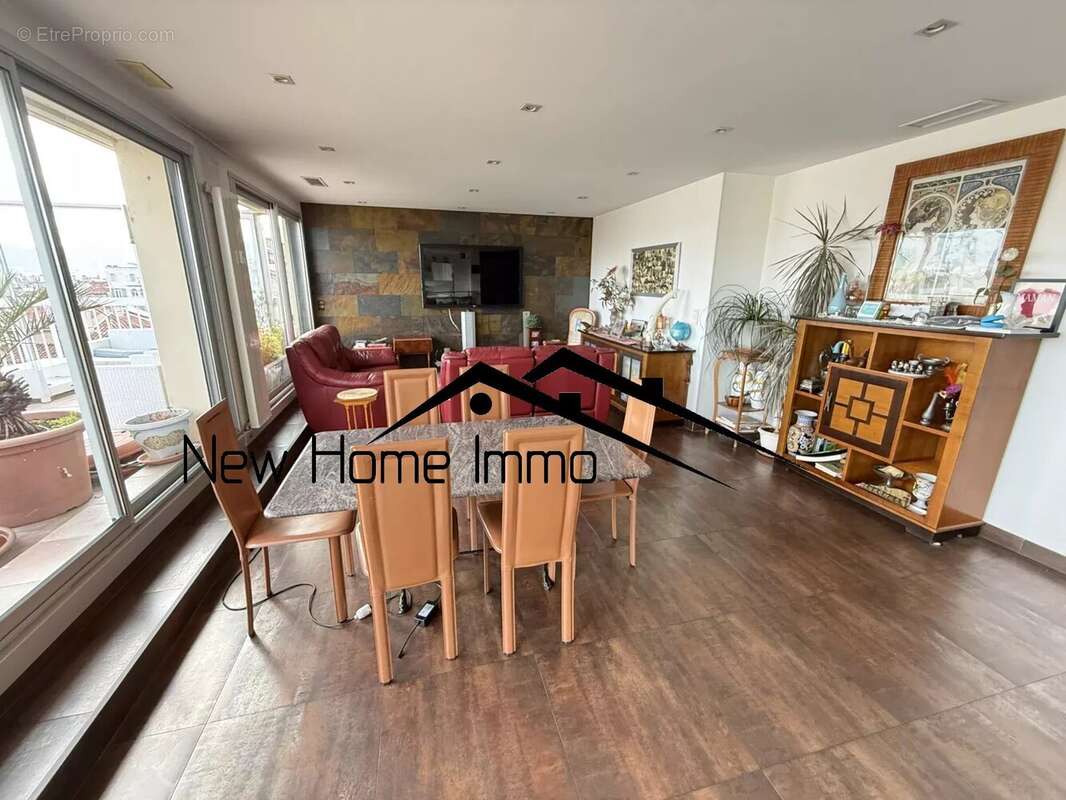 Appartement à MARSEILLE-6E