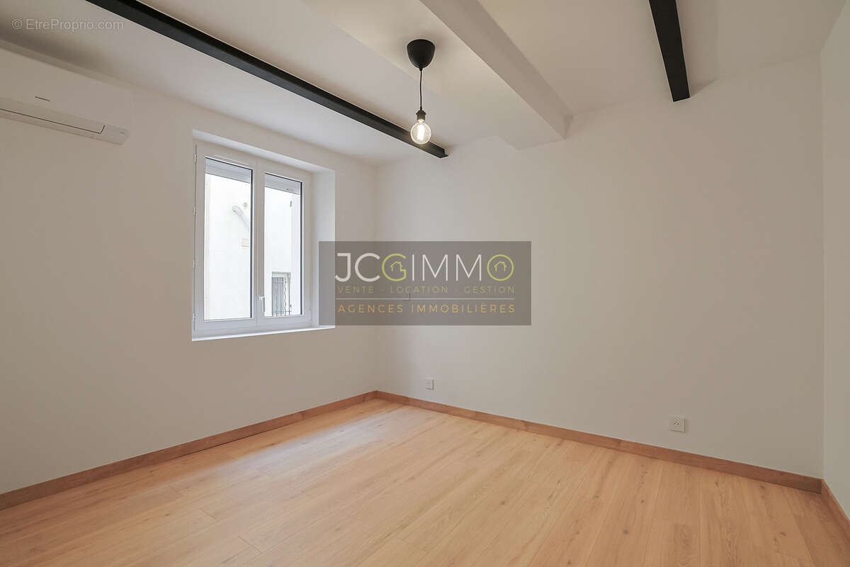 Sollies pont (centre ville) - appartement t4 renove (juillet 2026) - 88 m2 - cour exterieure privative - 24 m2 - photo 9