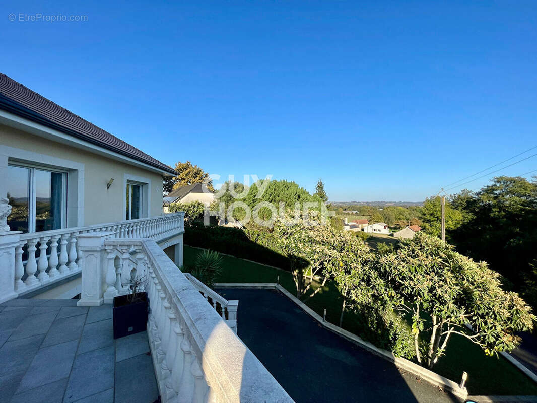 Maison à VIELLENAVE-D&#039;ARTHEZ