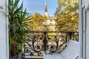 Appartement à PARIS-1E