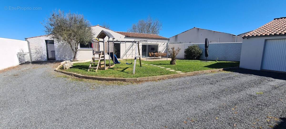 Maison à LE GUE-D'ALLERE